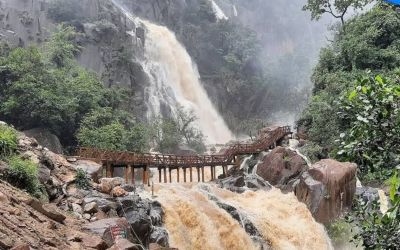 places to visit in Jharkhand: betla falls