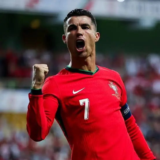 Cristiano Ronaldo (Porugal)
