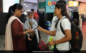 Paperless travel with unreserved ticket booking on mobile